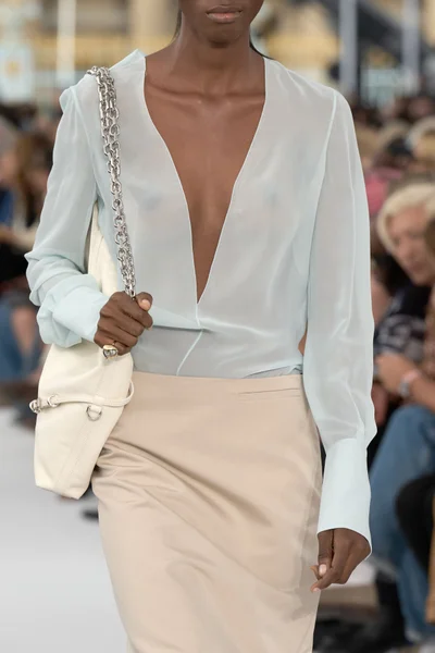Look 30